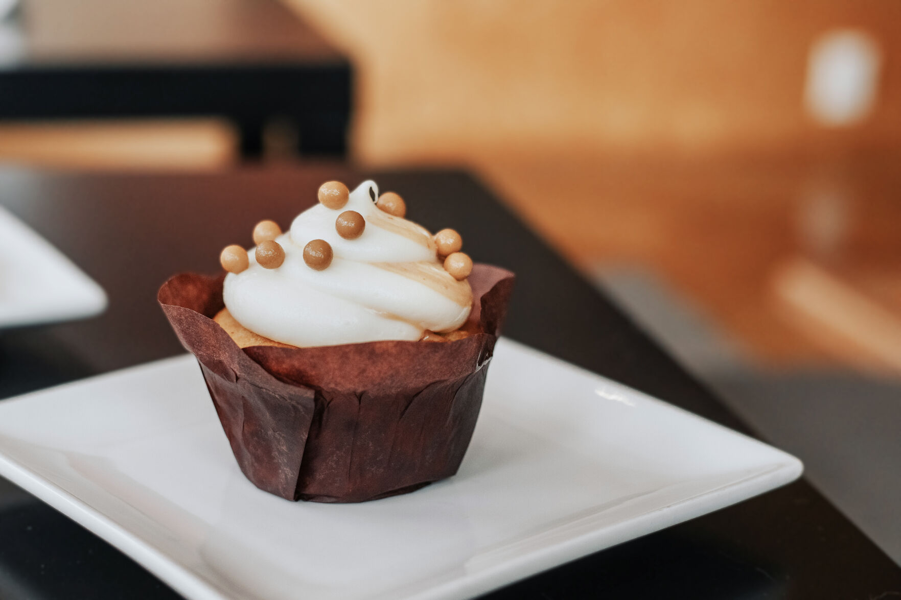 Mauhaus Cat Cafe cupcake